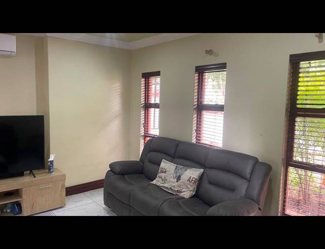 3 BEDROOM HOUSE FOR SALE IN ELDOGLEN